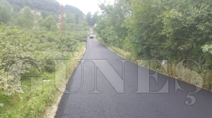 Bu Yol 9 Mahalleyi Birbirine Bağlıyor Bu Yol 9 Mahalleyi Birbirine Bağlıyor